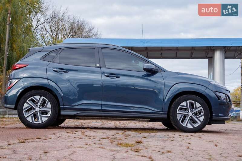 Внедорожник / Кроссовер Hyundai Kona Electric 2022 в Бердичеве