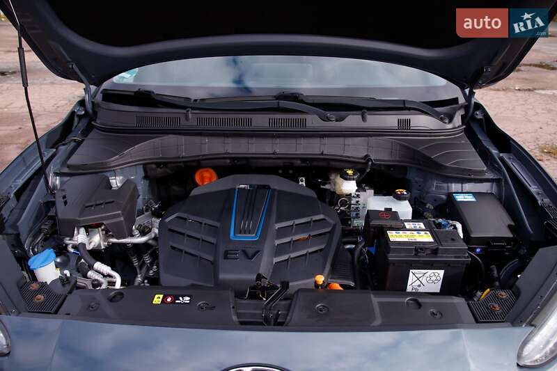 Внедорожник / Кроссовер Hyundai Kona Electric 2022 в Бердичеве