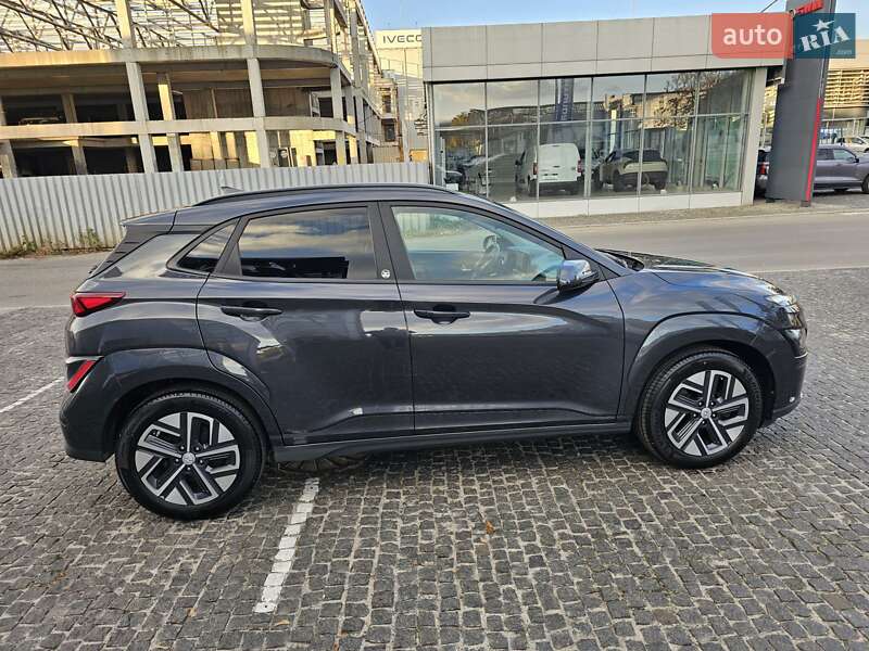 Внедорожник / Кроссовер Hyundai Kona Electric 2022 в Днепре