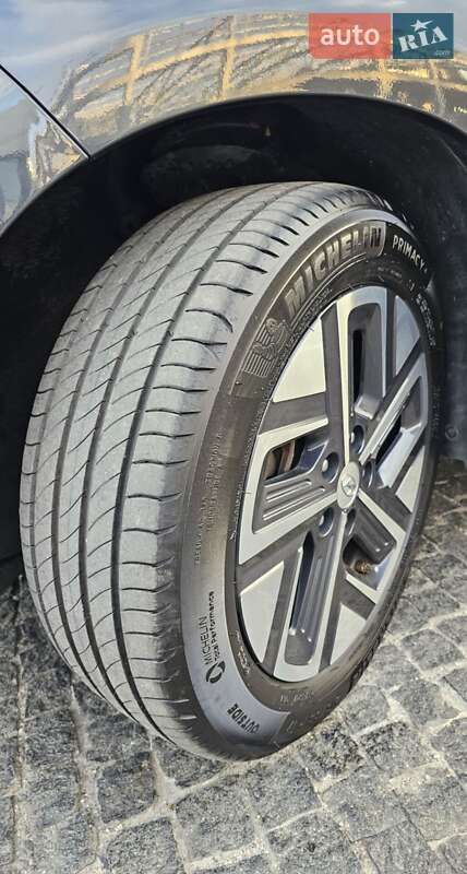 Внедорожник / Кроссовер Hyundai Kona Electric 2022 в Днепре