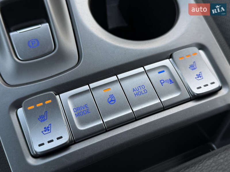 Внедорожник / Кроссовер Hyundai Kona Electric 2020 в Ровно