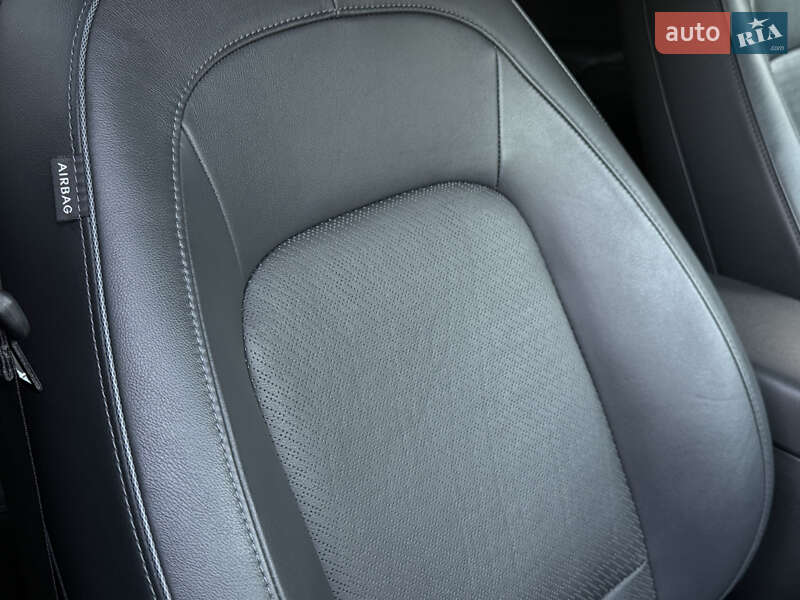 Внедорожник / Кроссовер Hyundai Kona Electric 2020 в Ровно