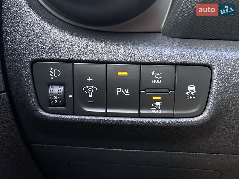 Внедорожник / Кроссовер Hyundai Kona Electric 2021 в Львове