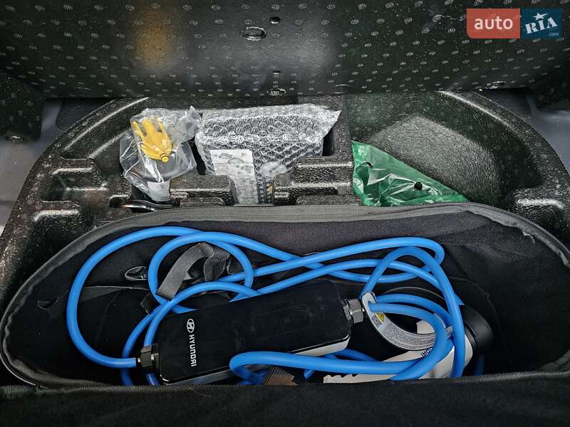 Внедорожник / Кроссовер Hyundai Kona Electric 2022 в Днепре