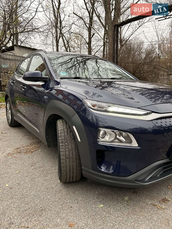 Позашляховик / Кросовер Hyundai Kona Electric 2020 в Дніпрі