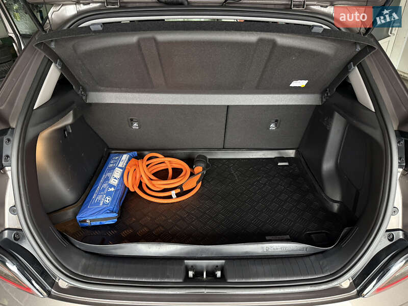 Внедорожник / Кроссовер Hyundai Kona Electric 2021 в Львове