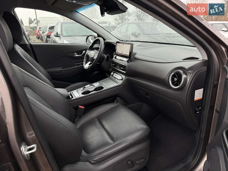 Внедорожник / Кроссовер Hyundai Kona Electric 2021 в Львове