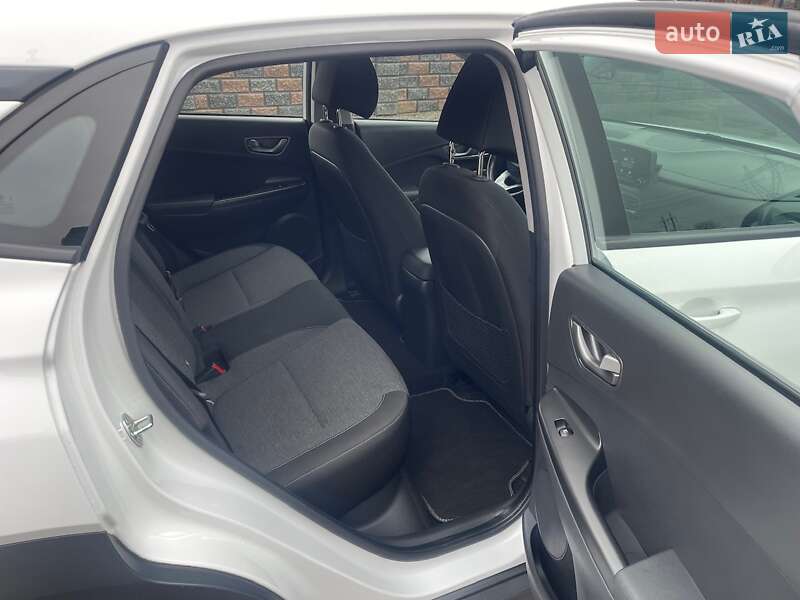 Внедорожник / Кроссовер Hyundai Kona Electric 2020 в Ровно