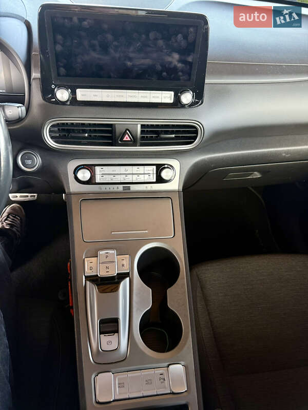 Внедорожник / Кроссовер Hyundai Kona Electric 2020 в Киеве фото 16 Внедорожник / Кроссовер Hyundai Kona Electric 2020 в Киеве