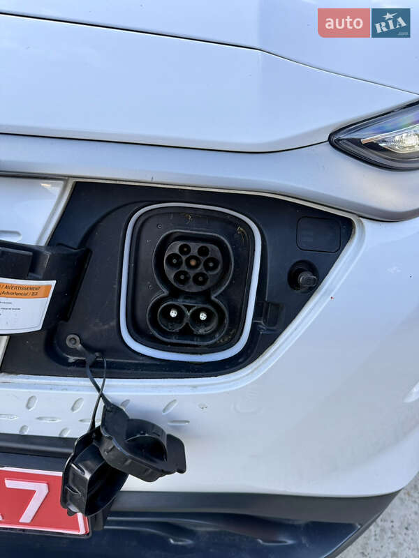 Внедорожник / Кроссовер Hyundai Kona Electric 2020 в Киеве фото 32 Внедорожник / Кроссовер Hyundai Kona Electric 2020 в Киеве