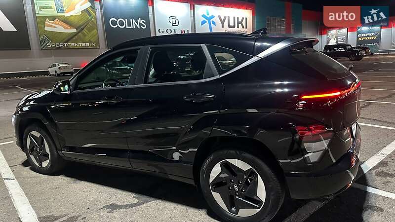 Позашляховик / Кросовер Hyundai Kona Electric 2023 в Рівному