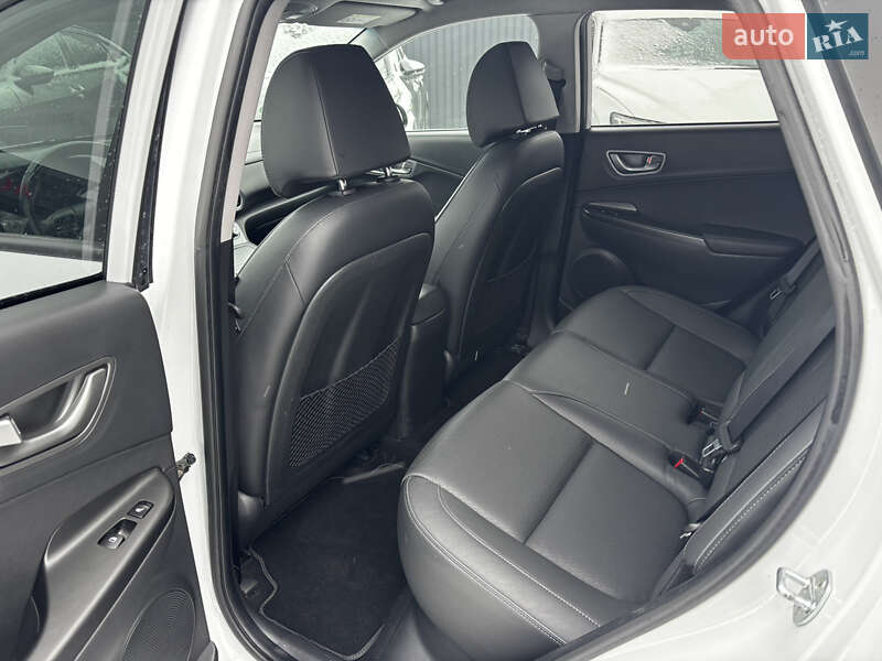 Внедорожник / Кроссовер Hyundai Kona Electric 2021 в Львове