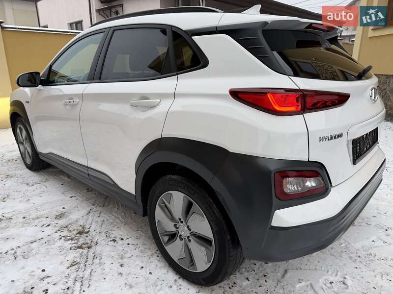 Внедорожник / Кроссовер Hyundai Kona Electric 2021 в Львове
