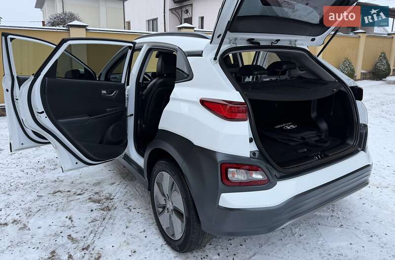 Внедорожник / Кроссовер Hyundai Kona Electric 2021 в Львове