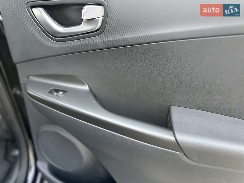 Внедорожник / Кроссовер Hyundai Kona Electric 2021 в Стрые