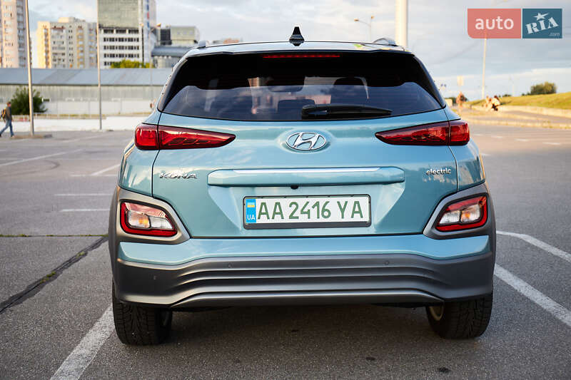 Внедорожник / Кроссовер Hyundai Kona 2020 в Киеве