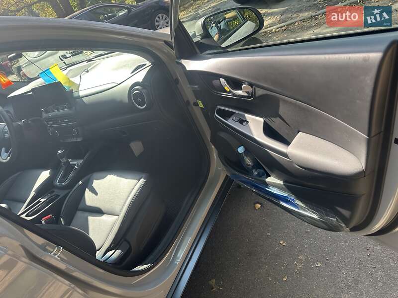 Внедорожник / Кроссовер Hyundai Kona 2021 в Киеве