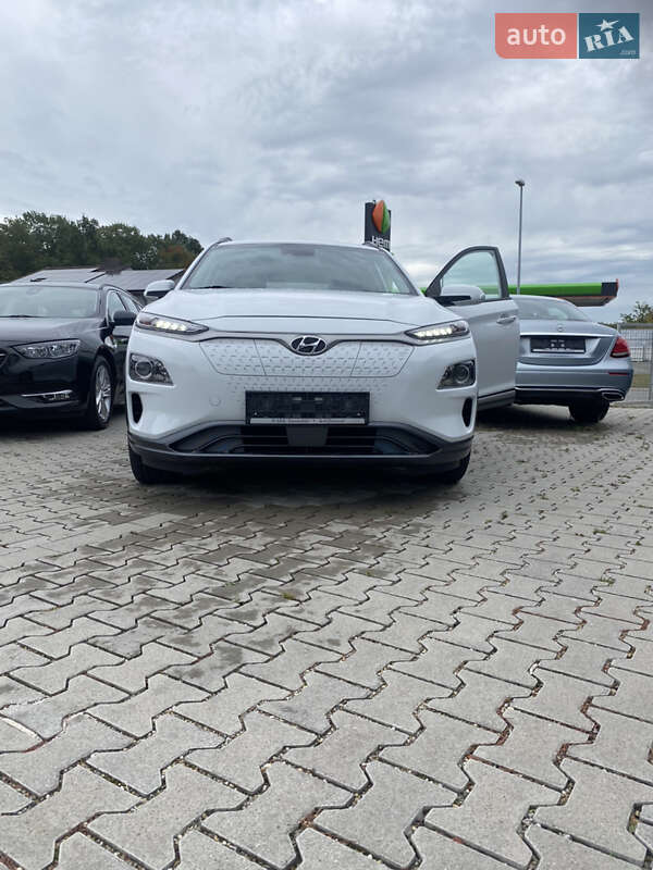 Внедорожник / Кроссовер Hyundai Kona 2020 в Ивано-Франковске