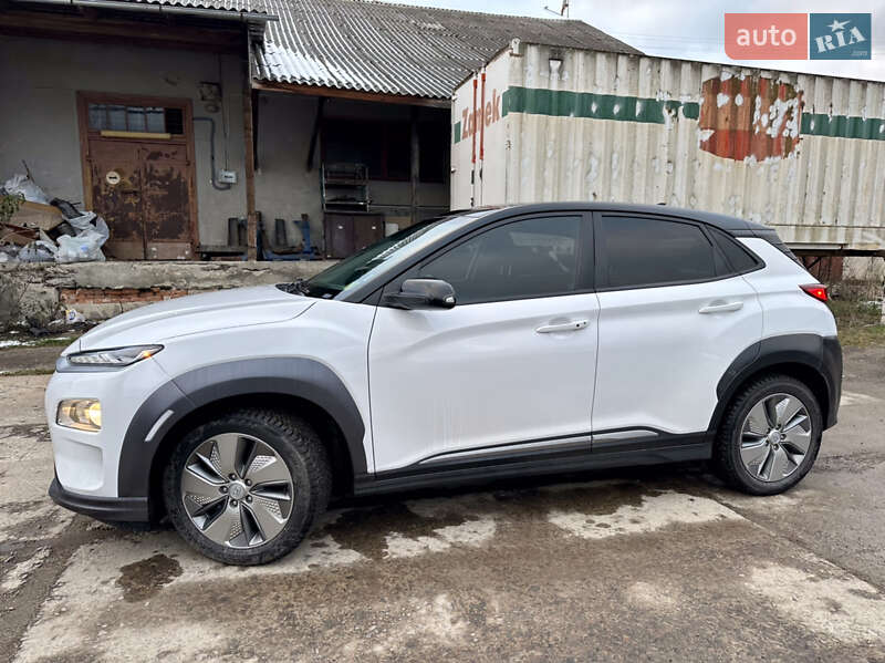 Внедорожник / Кроссовер Hyundai Kona 2021 в Львове