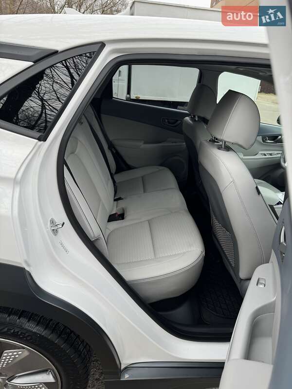 Внедорожник / Кроссовер Hyundai Kona 2020 в Львове