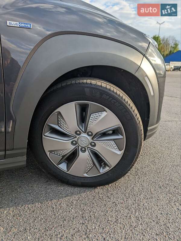 Внедорожник / Кроссовер Hyundai Kona 2020 в Львове