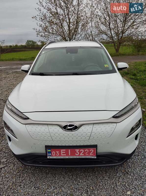 Внедорожник / Кроссовер Hyundai Kona 2018 в Млинове