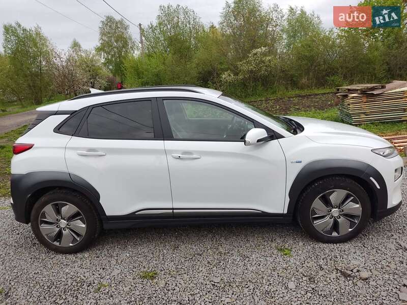 Внедорожник / Кроссовер Hyundai Kona 2018 в Млинове