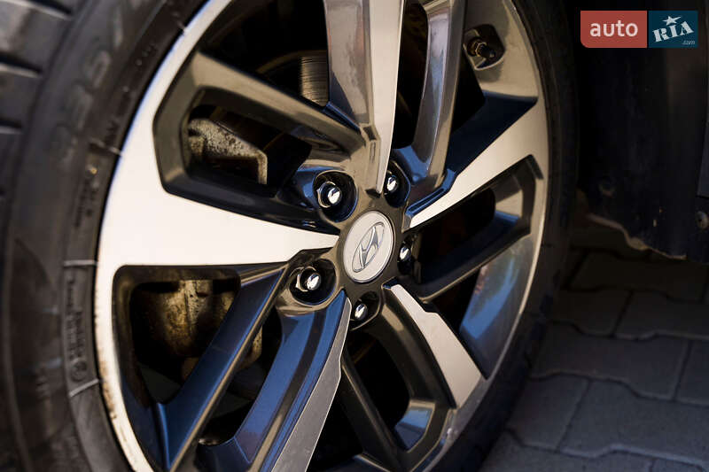 Внедорожник / Кроссовер Hyundai Kona 2018 в Нововолынске