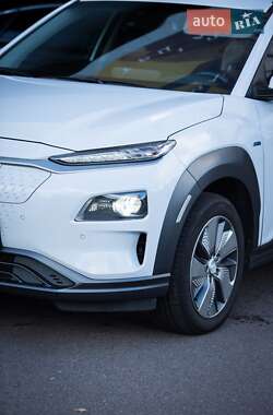 Внедорожник / Кроссовер Hyundai Kona 2018 в Киеве