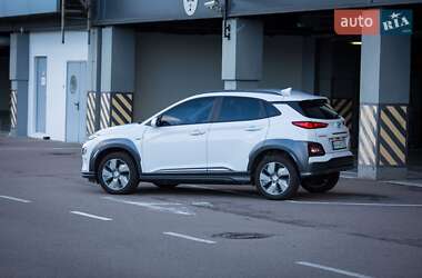 Внедорожник / Кроссовер Hyundai Kona 2018 в Киеве