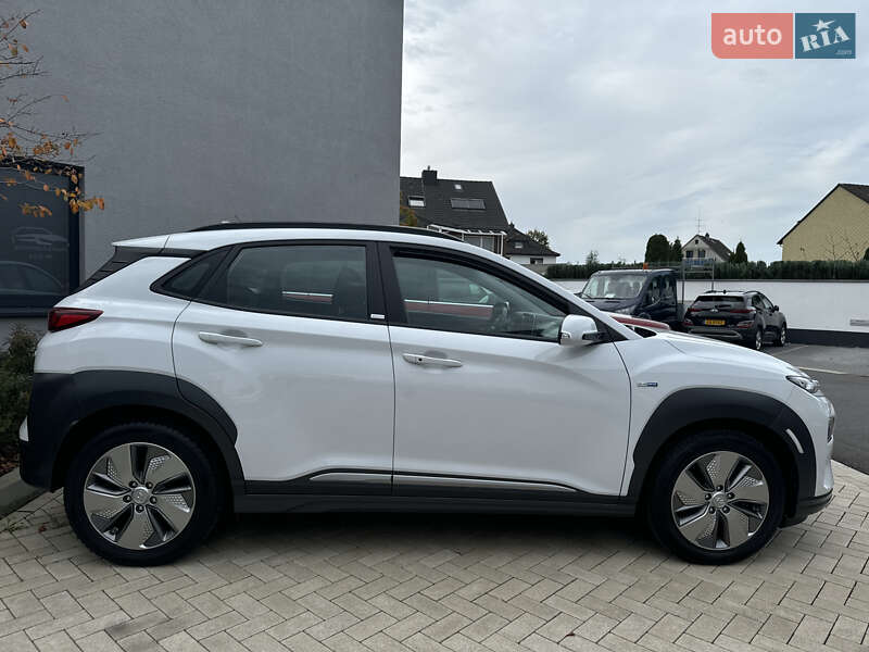 Внедорожник / Кроссовер Hyundai Kona 2020 в Одессе