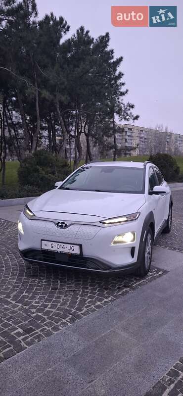 Позашляховик / Кросовер Hyundai Kona 2019 в Дніпрі