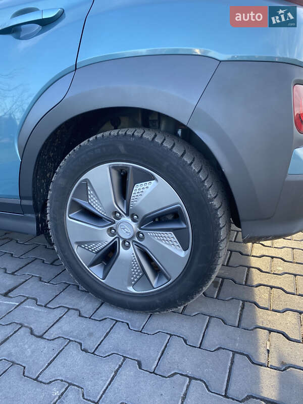 Внедорожник / Кроссовер Hyundai Kona 2018 в Тернополе