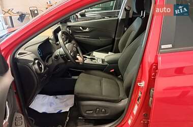 Внедорожник / Кроссовер Hyundai Kona 2021 в 