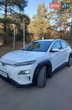 Внедорожник / Кроссовер Hyundai Kona 2020 в 