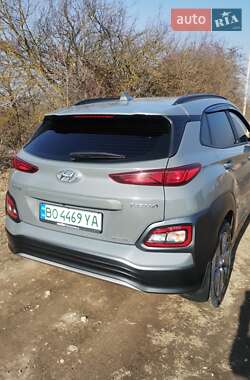 Внедорожник / Кроссовер Hyundai Kona 2020 в Тернополе