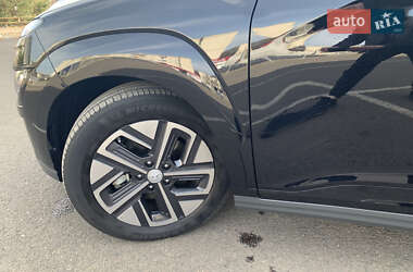 Позашляховик / Кросовер Hyundai Kona 2023 в 