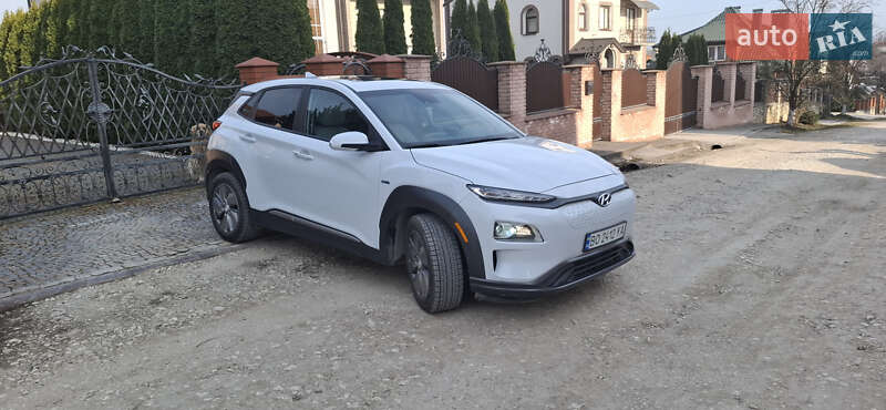 Позашляховик / Кросовер Hyundai Kona 2019 в Тернополі