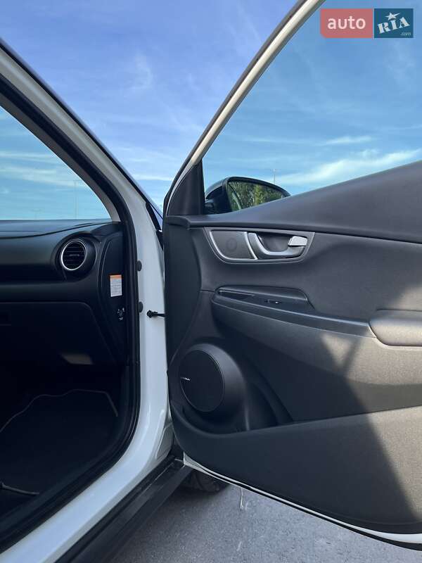 Внедорожник / Кроссовер Hyundai Kona 2018 в Ровно