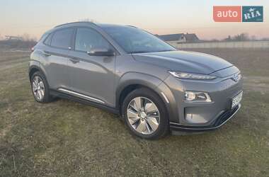 Внедорожник / Кроссовер Hyundai Kona 2020 в 