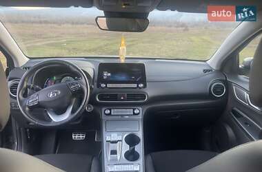 Внедорожник / Кроссовер Hyundai Kona 2020 в 