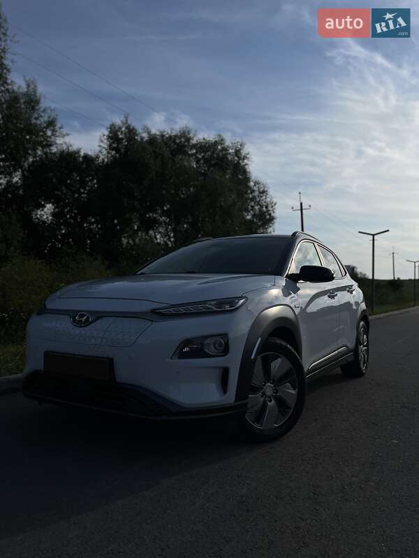 Внедорожник / Кроссовер Hyundai Kona 2018 в Ровно