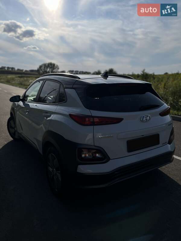 Внедорожник / Кроссовер Hyundai Kona 2018 в Ровно