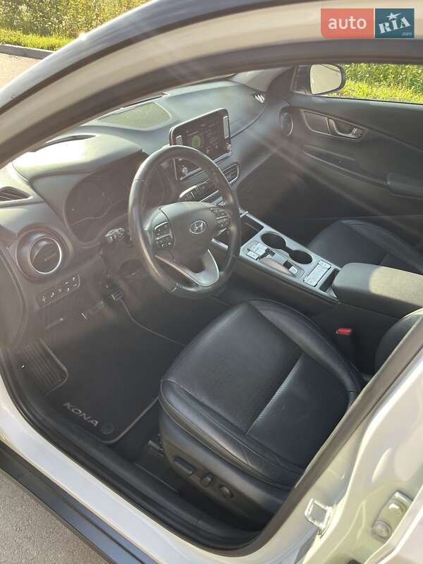 Внедорожник / Кроссовер Hyundai Kona 2018 в Ровно