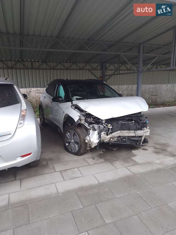 Позашляховик / Кросовер Hyundai Kona 2020 в Дніпрі