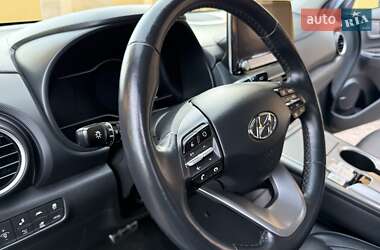 Внедорожник / Кроссовер Hyundai Kona 2020 в 