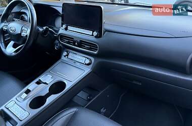 Внедорожник / Кроссовер Hyundai Kona 2020 в 