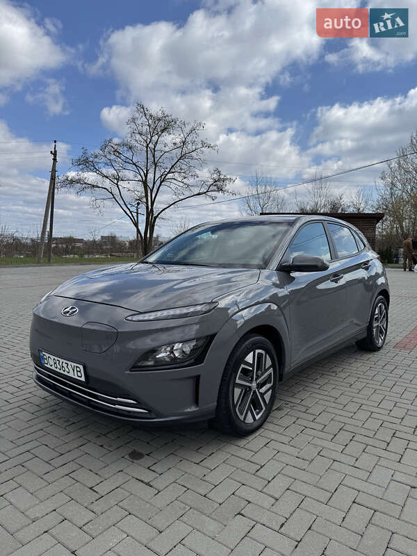Внедорожник / Кроссовер Hyundai Kona 2022 в 