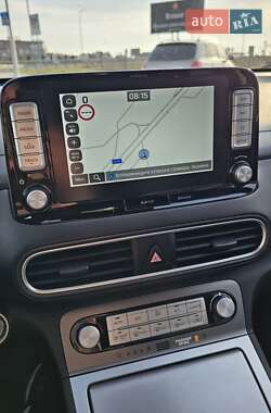 Внедорожник / Кроссовер Hyundai Kona 2018 в 