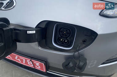 Внедорожник / Кроссовер Hyundai Kona 2021 в 
